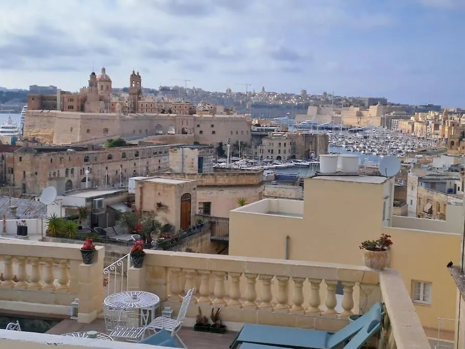 No18 Cospicua Villa